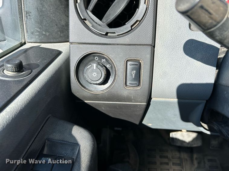 image for item EK4081 2013 Ford F550 Super Duty XL utility / service truck