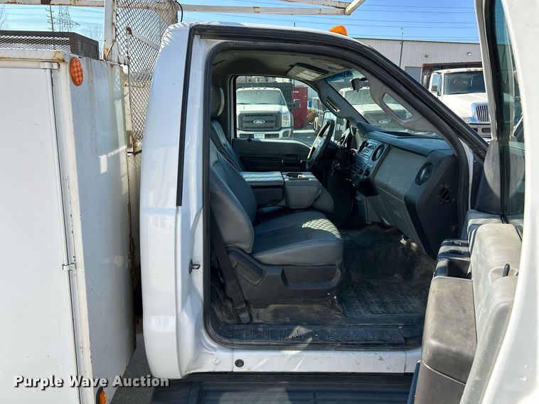 image for item EK4081 2013 Ford F550 Super Duty XL utility / service truck