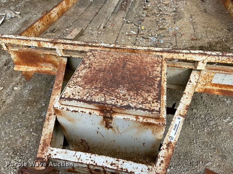 image for item EK4086 2000 Brooks Brothers equipment trailer