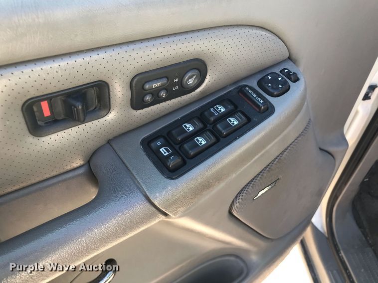 image for item HU9476 2002 Cadillac  Escalade SUV