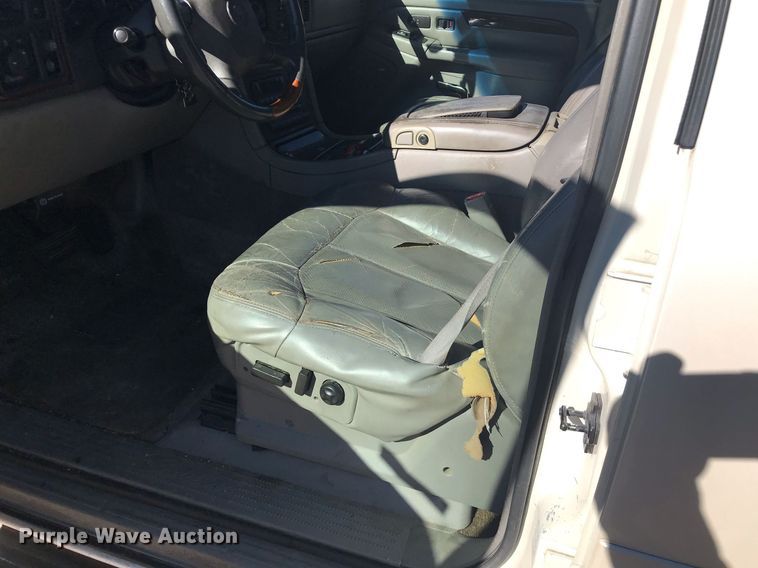 image for item HU9476 2002 Cadillac  Escalade SUV