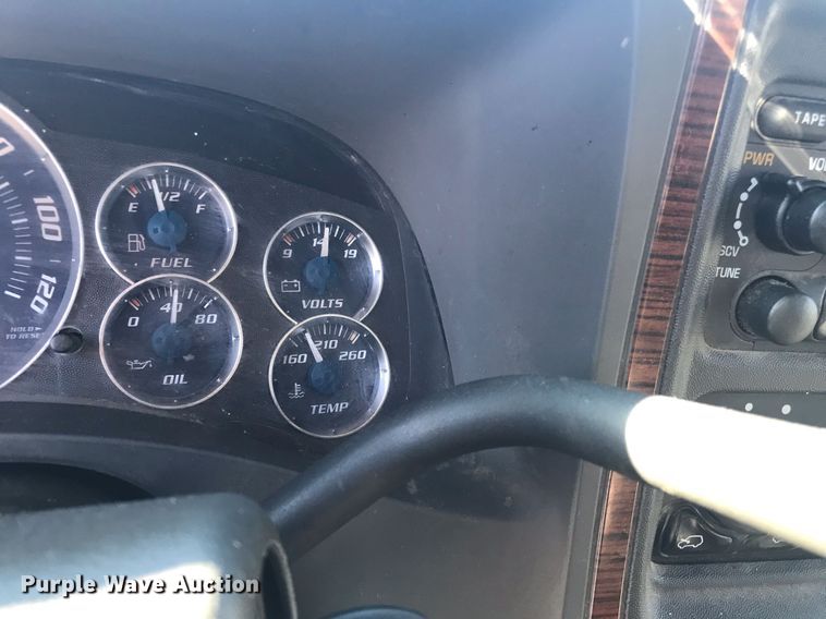 image for item HU9476 2002 Cadillac  Escalade SUV