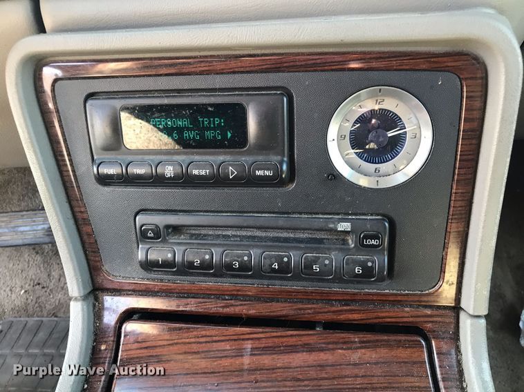 image for item HU9476 2002 Cadillac  Escalade SUV