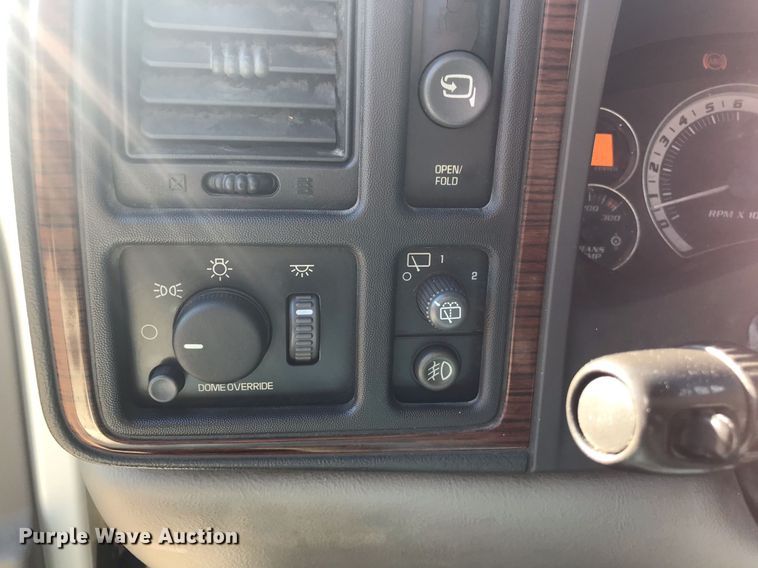 image for item HU9476 2002 Cadillac  Escalade SUV