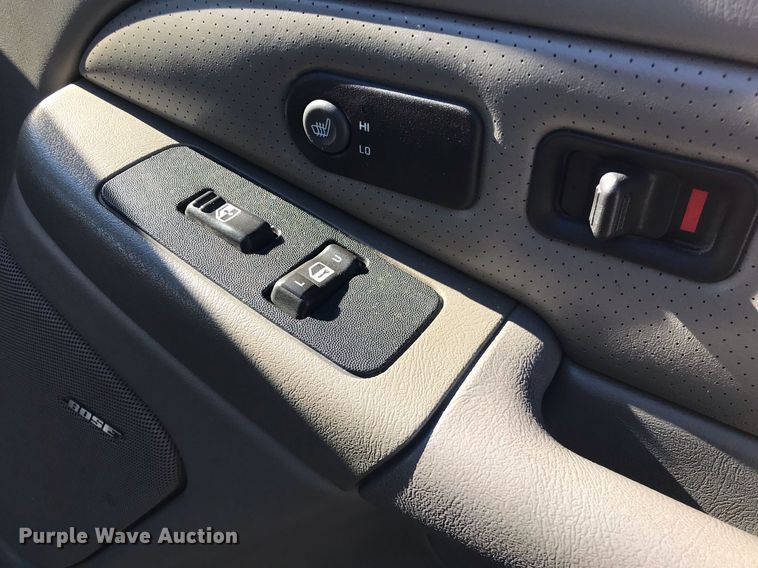 image for item HU9476 2002 Cadillac  Escalade SUV