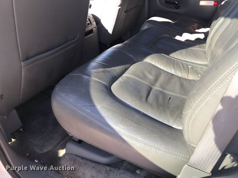 image for item HU9476 2002 Cadillac  Escalade SUV