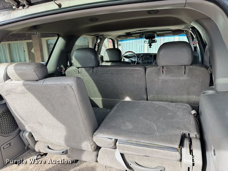 image for item HU9476 2002 Cadillac  Escalade SUV