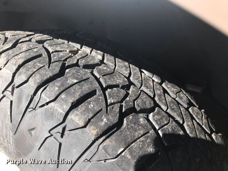 image for item HU9476 2002 Cadillac  Escalade SUV