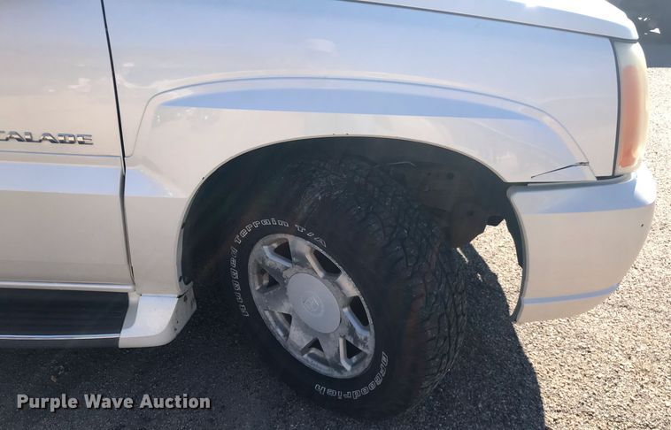 image for item HU9476 2002 Cadillac  Escalade SUV