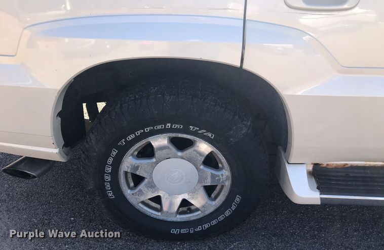 image for item HU9476 2002 Cadillac  Escalade SUV