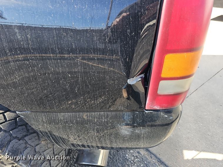 image for item IO9849 2001 Chevrolet 1500 pickup truck