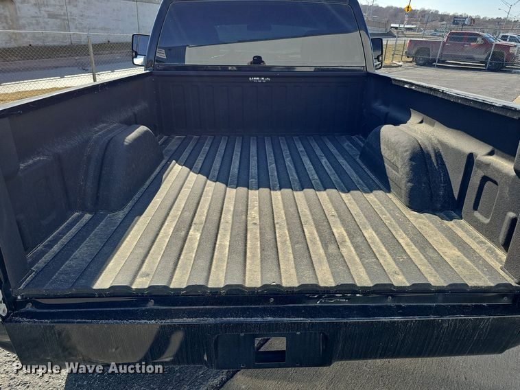 image for item IO9849 2001 Chevrolet 1500 pickup truck