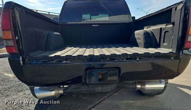 image for item IO9849 2001 Chevrolet 1500 pickup truck