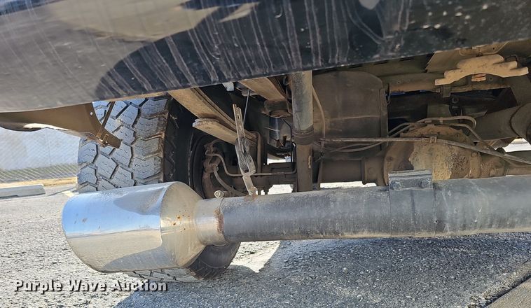 image for item IO9849 2001 Chevrolet 1500 pickup truck