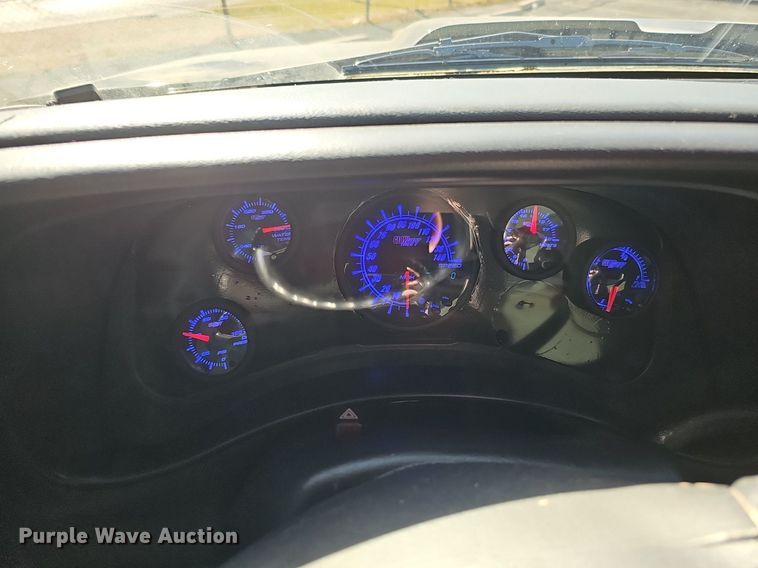 image for item IO9849 2001 Chevrolet 1500 pickup truck