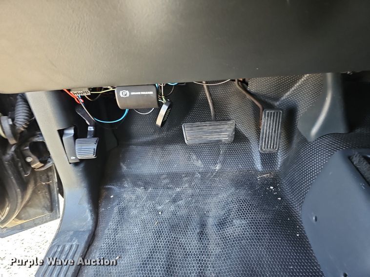 image for item IO9849 2001 Chevrolet 1500 pickup truck