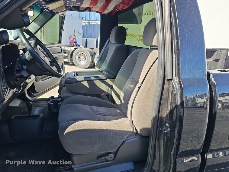 image for item IO9849 2001 Chevrolet 1500 pickup truck