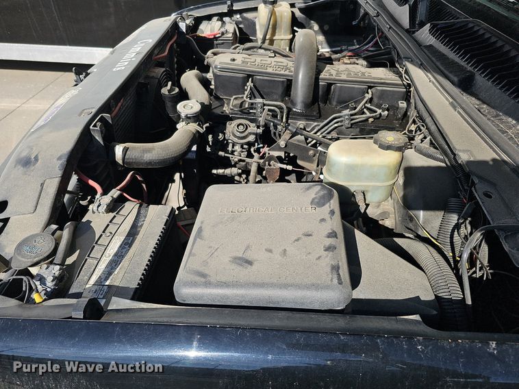 image for item IO9849 2001 Chevrolet 1500 pickup truck