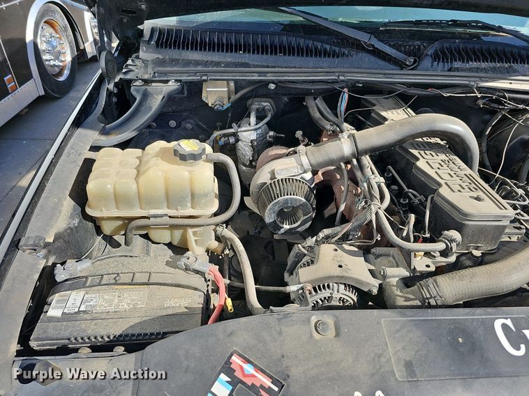 image for item IO9849 2001 Chevrolet 1500 pickup truck