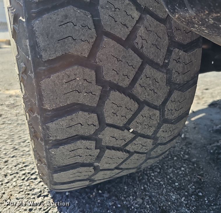 image for item IO9849 2001 Chevrolet 1500 pickup truck