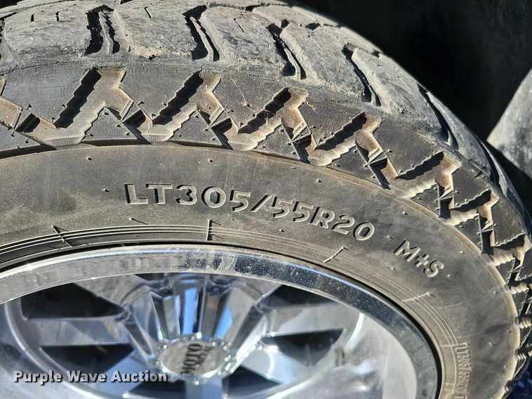 image for item IO9849 2001 Chevrolet 1500 pickup truck