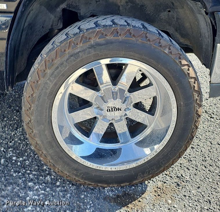 image for item IO9849 2001 Chevrolet 1500 pickup truck