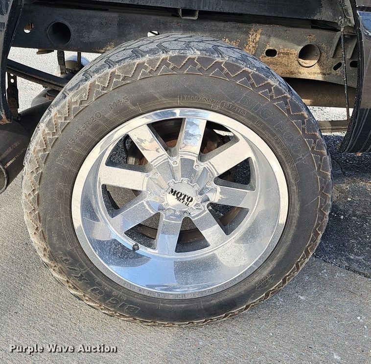 image for item IO9849 2001 Chevrolet 1500 pickup truck