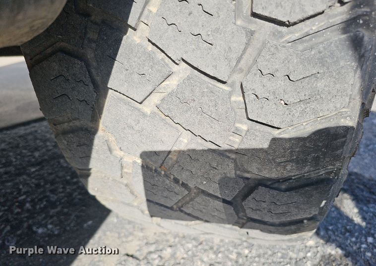 image for item IO9849 2001 Chevrolet 1500 pickup truck