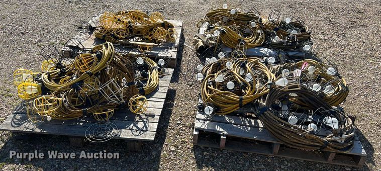 image for item KV9831 Approximately 14 strands of work lights