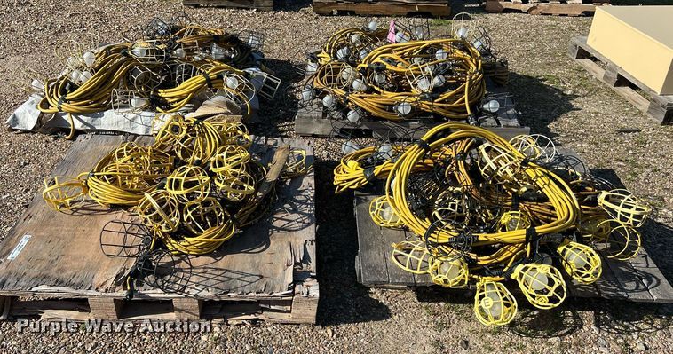 image for item KV9831 Approximately 14 strands of work lights