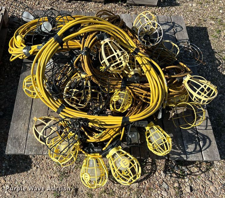 image for item KV9831 Approximately 14 strands of work lights