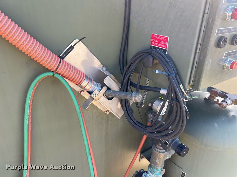 image for item KV9833 2010 Bauer 5871002 tire inflator / bead setter