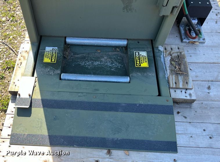 image for item KV9833 2010 Bauer 5871002 tire inflator / bead setter