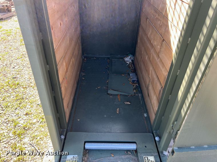 image for item KV9833 2010 Bauer 5871002 tire inflator / bead setter