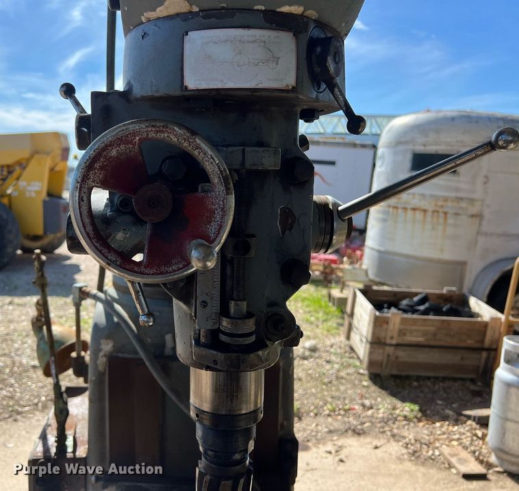 image for item KV9864 DoALL 1928 milling machine