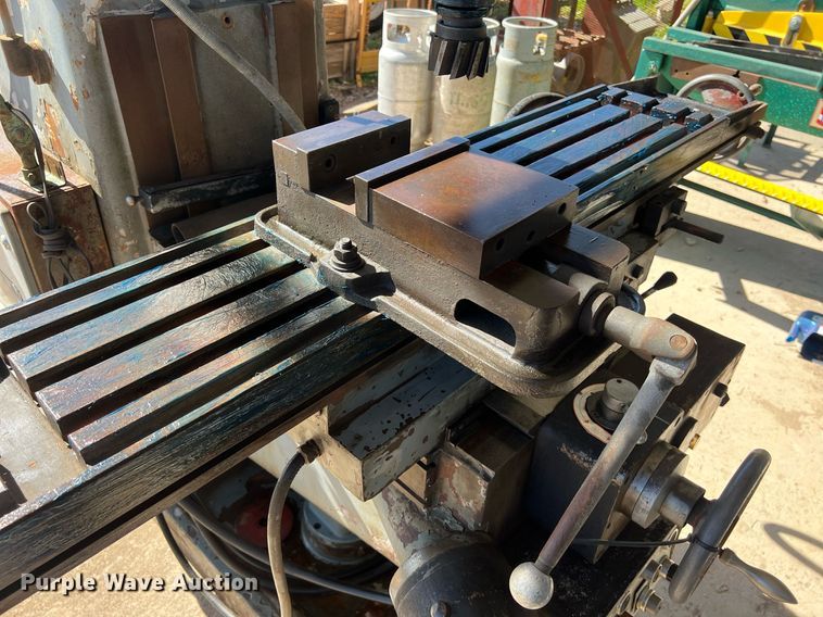 image for item KV9864 DoALL 1928 milling machine