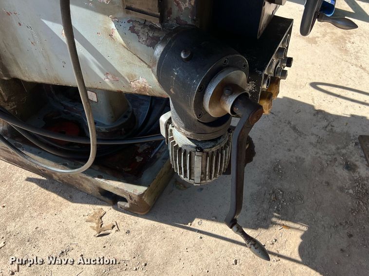 image for item KV9864 DoALL 1928 milling machine