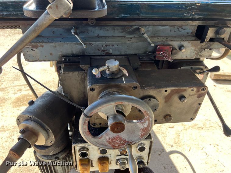 image for item KV9864 DoALL 1928 milling machine