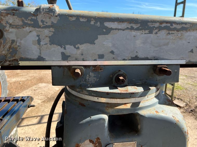 image for item KV9864 DoALL 1928 milling machine