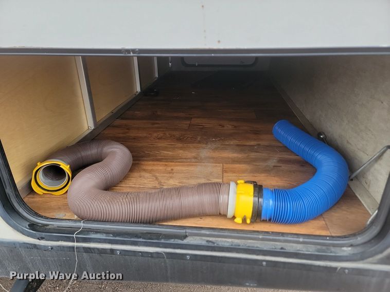 image for item LA9605 2016 Keystone  Passport 2400BH camper