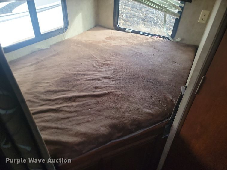 image for item LA9605 2016 Keystone  Passport 2400BH camper