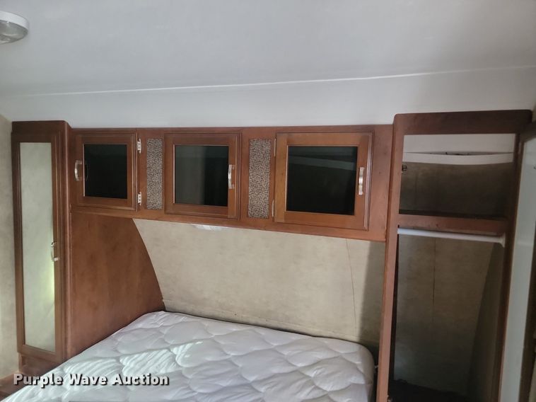 image for item LA9605 2016 Keystone  Passport 2400BH camper