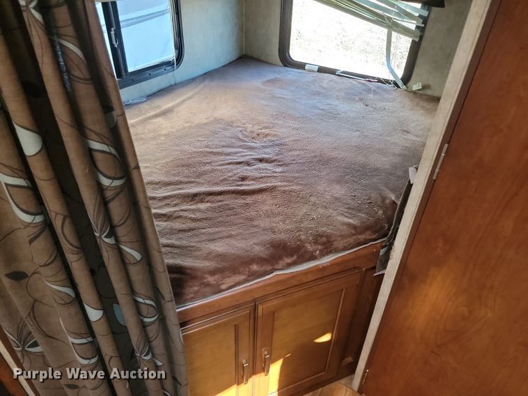 image for item LA9605 2016 Keystone  Passport 2400BH camper