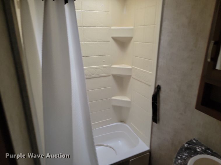 image for item LA9605 2016 Keystone  Passport 2400BH camper