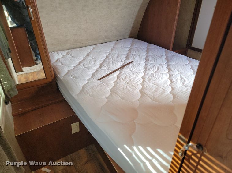 image for item LA9605 2016 Keystone  Passport 2400BH camper