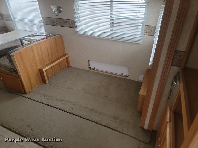 image for item LA9606 2006 Palomino Puma camper