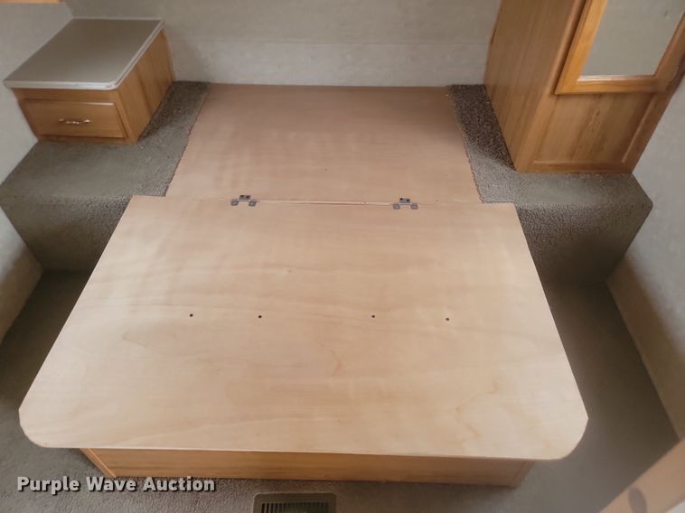 image for item LA9606 2006 Palomino Puma camper