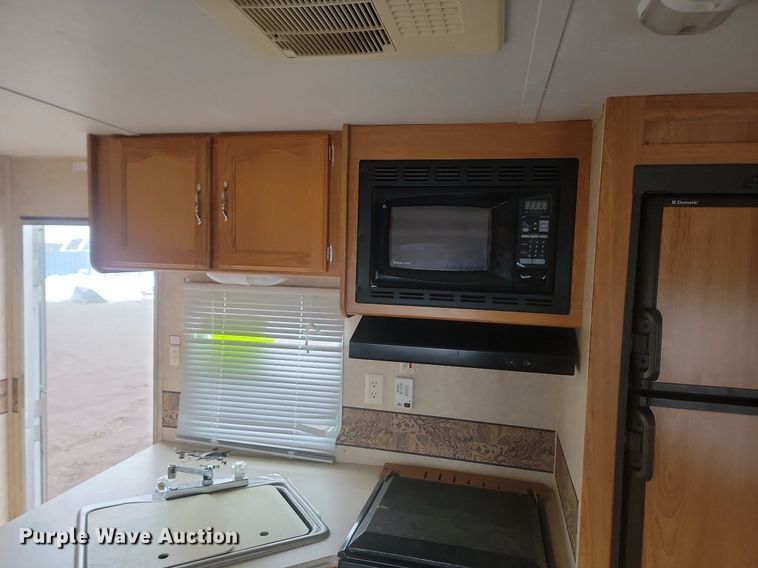 image for item LA9606 2006 Palomino Puma camper