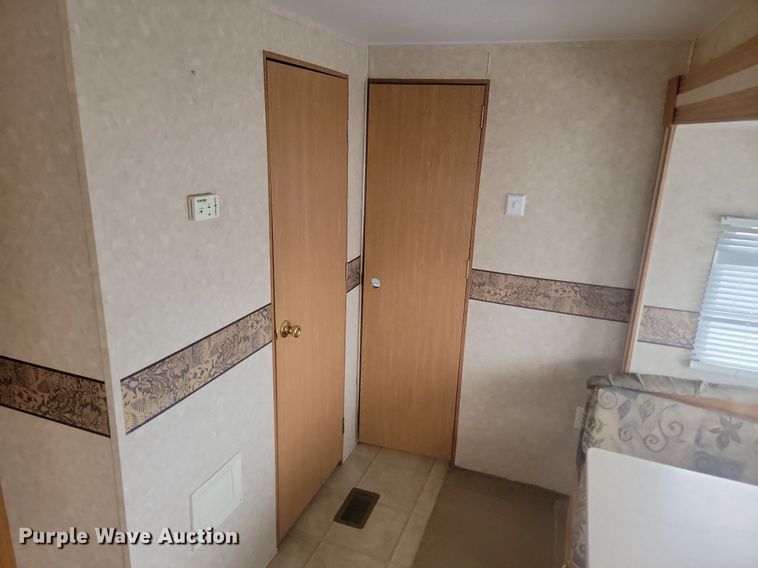 image for item LA9606 2006 Palomino Puma camper