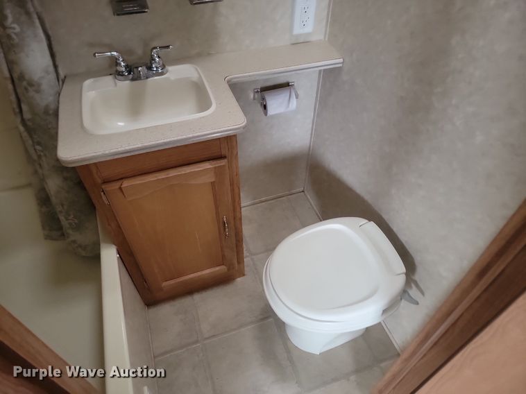 image for item LA9606 2006 Palomino Puma camper